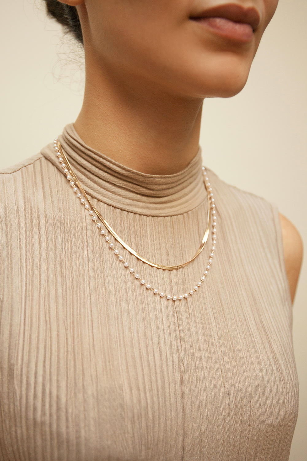 Solar Flat Golden Chain & Pearl Necklace Set | Boutique 1861 model