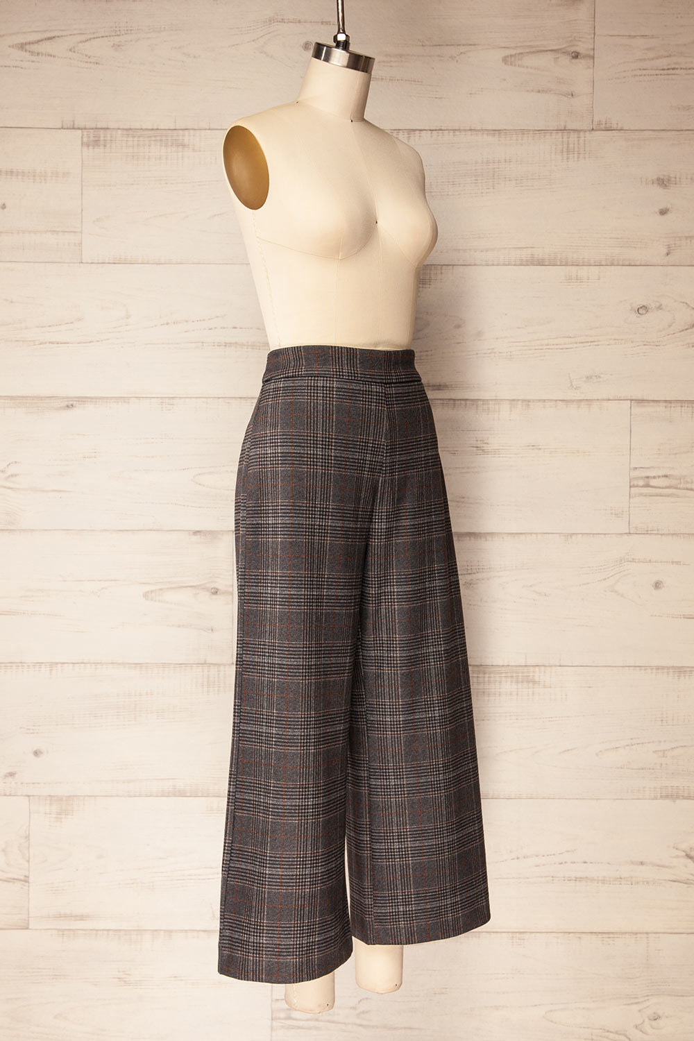 Sorrente Cropped Plaid Pants | La petite garçonne side view