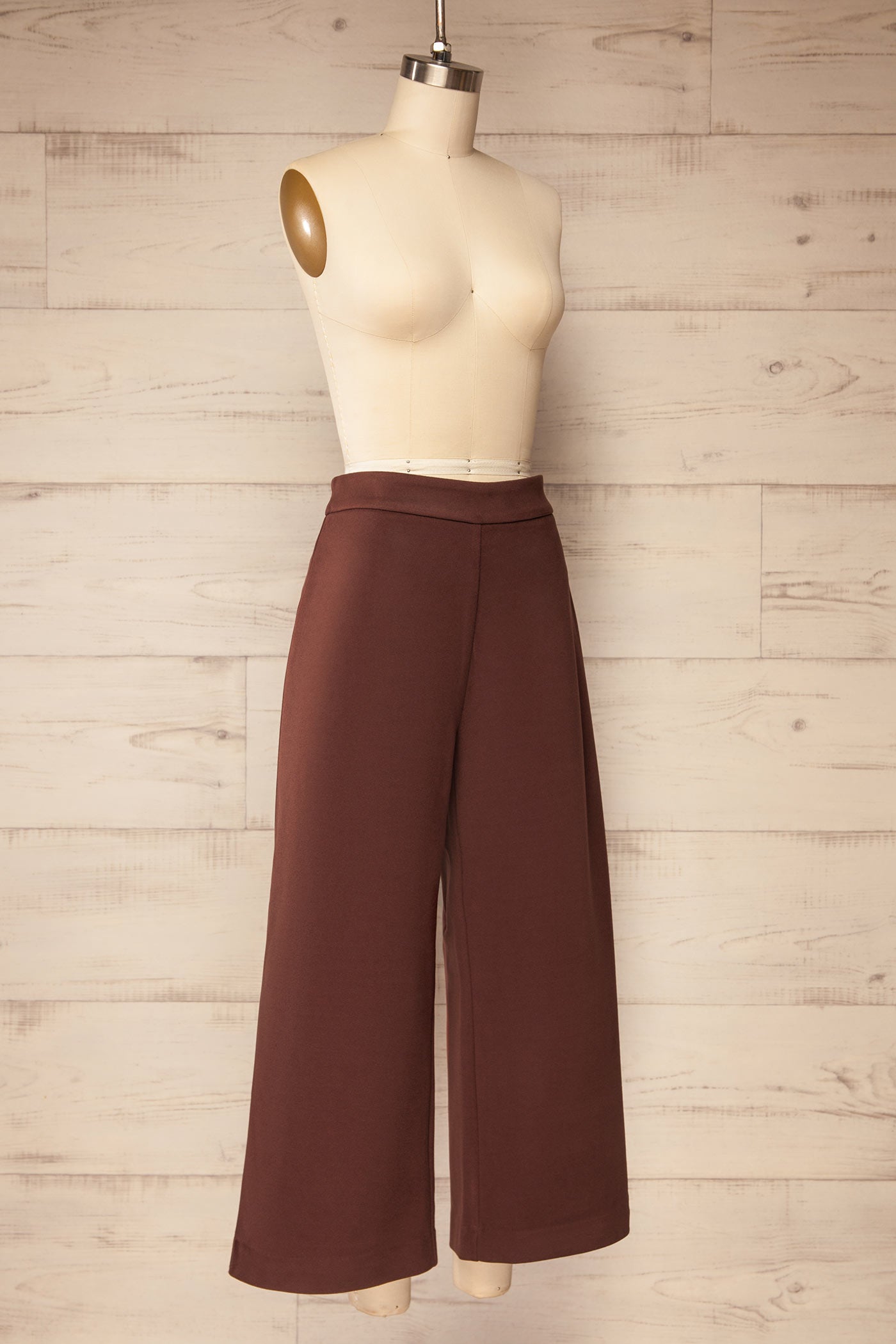 side view of Sorrente Brown High-Waisted Cropped Pants at La petite garçonne