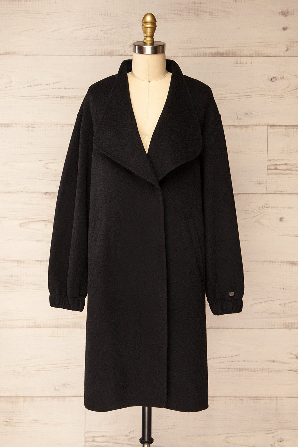 Souzie Black Oversized Wool Coat | La petite garçonne front view