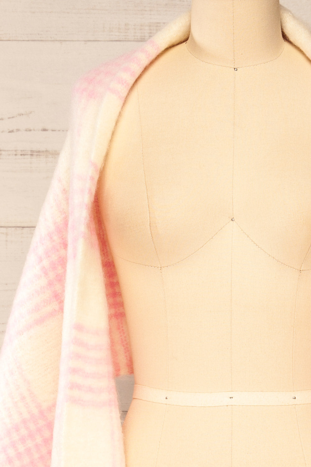 Suleja Pink Plaid Soft Knit Scarf | La petite garçonne shawl close-up