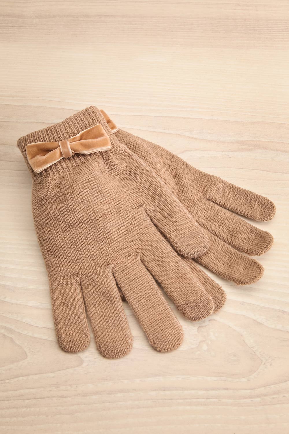 Surat Brown Knit Gloves w/ Velvet Bow | La petite garçonne