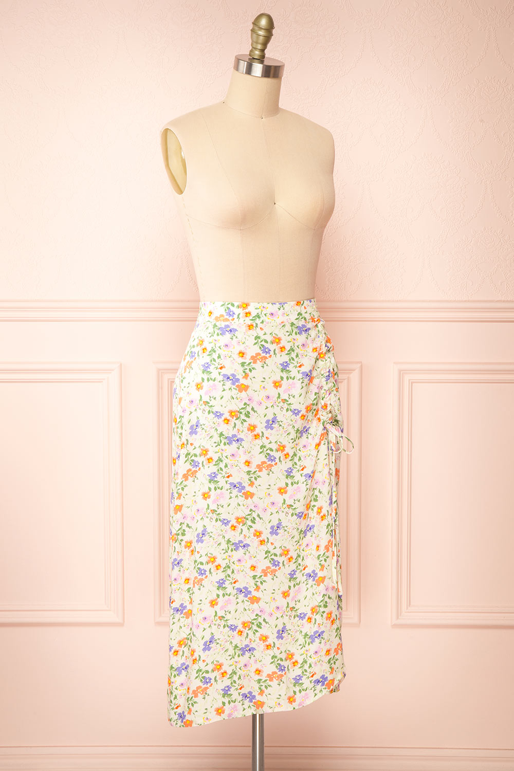 Svaana Midi Floral Skirt w/ Drawstring | Boutique 1861 side view 