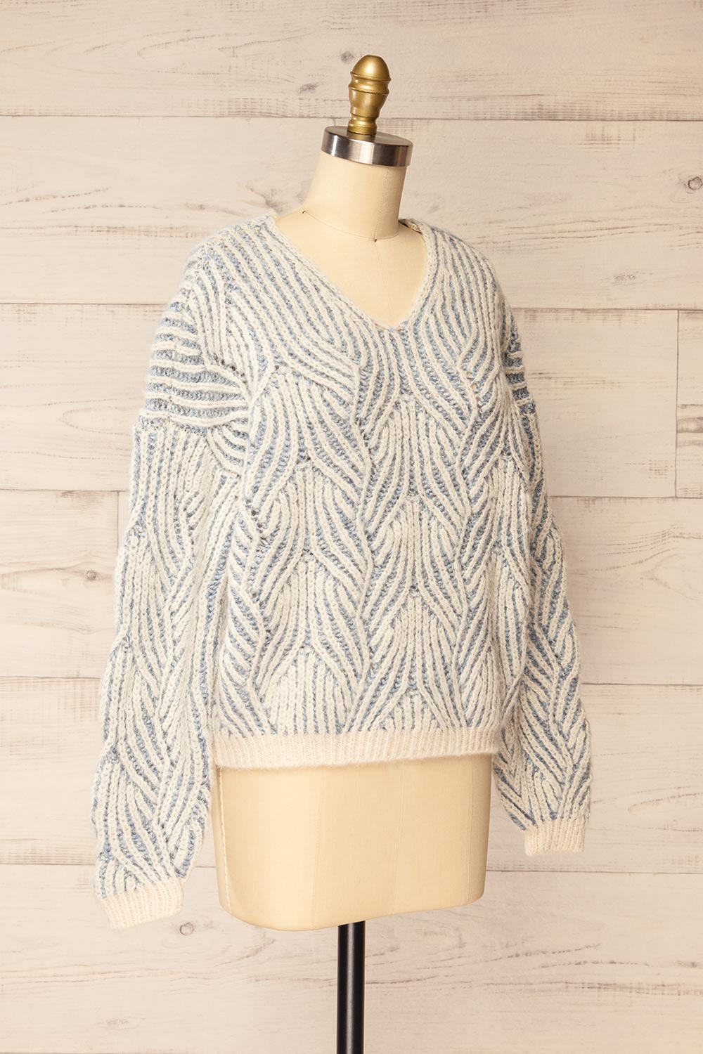 Tamboril Blue & White Knit Sweater w/ V-neck | La petite garçonne side view