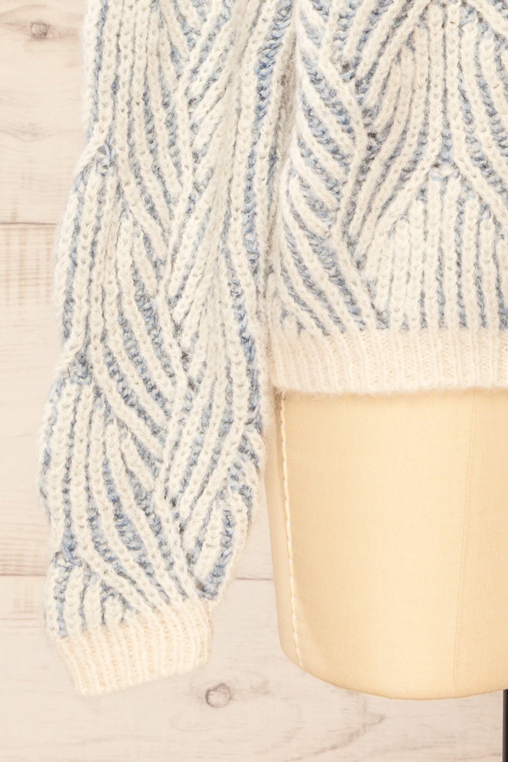 Tamboril Blue & White Knit Sweater w/ V-neck | La petite garçonne bottom close-up