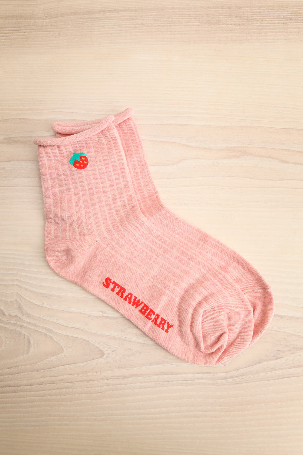 Tassin Pink Strawberry Print Crew Socks | La petite garçonne