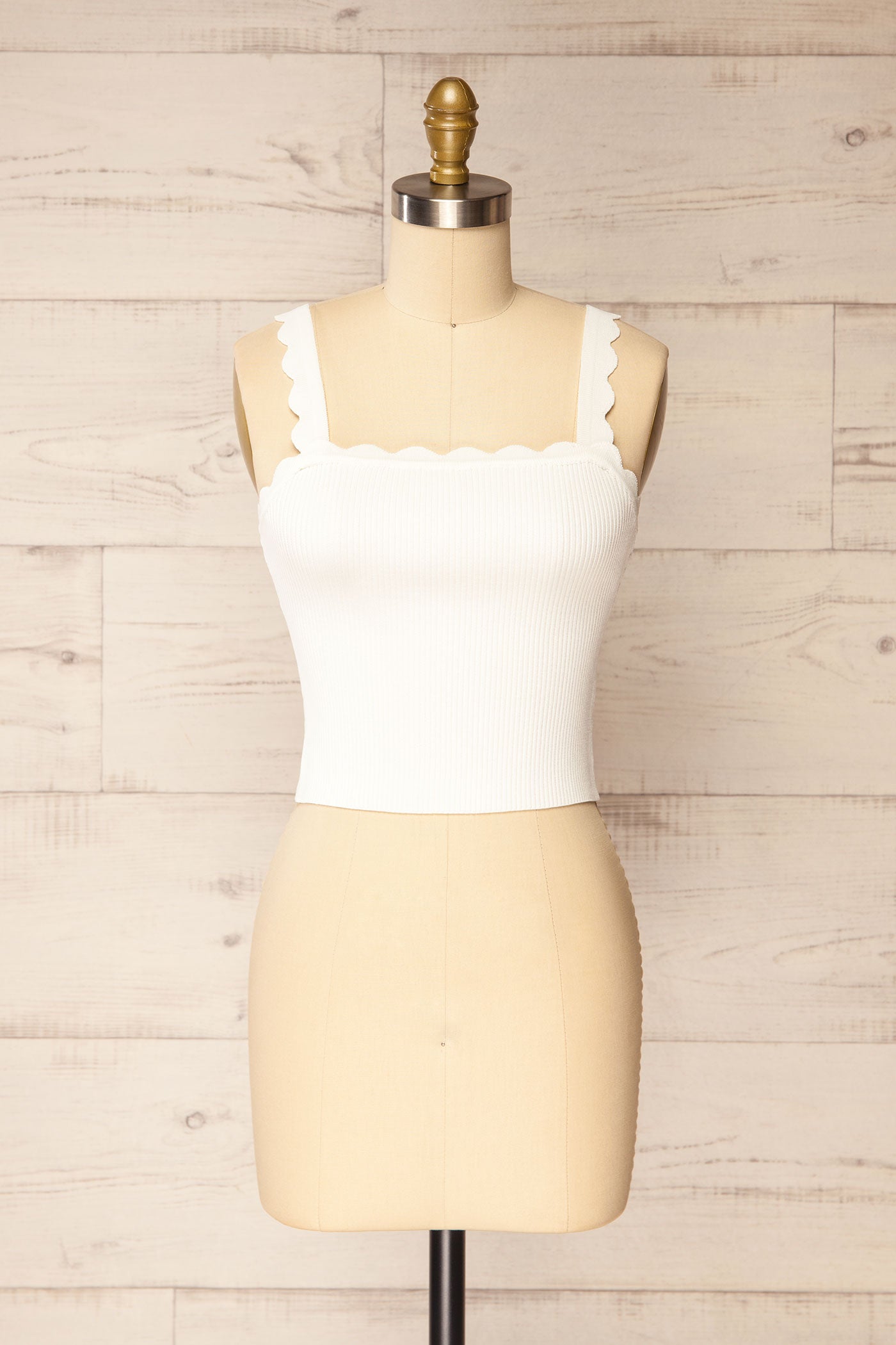 Frontview Tezpur White Ribbed Scalloped Crop Top at la petite garçonne