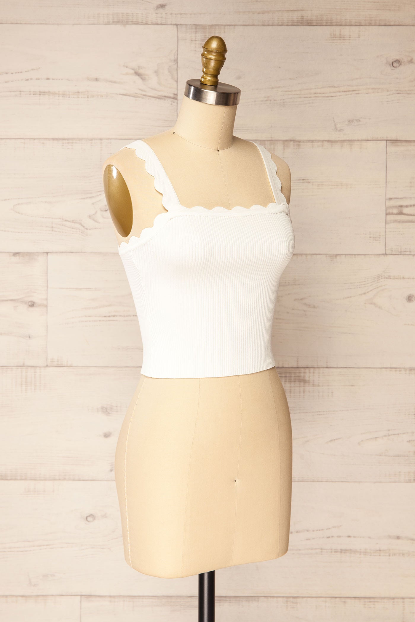 Sideview Tezpur White Ribbed Scalloped Crop Top at la petite garçonne