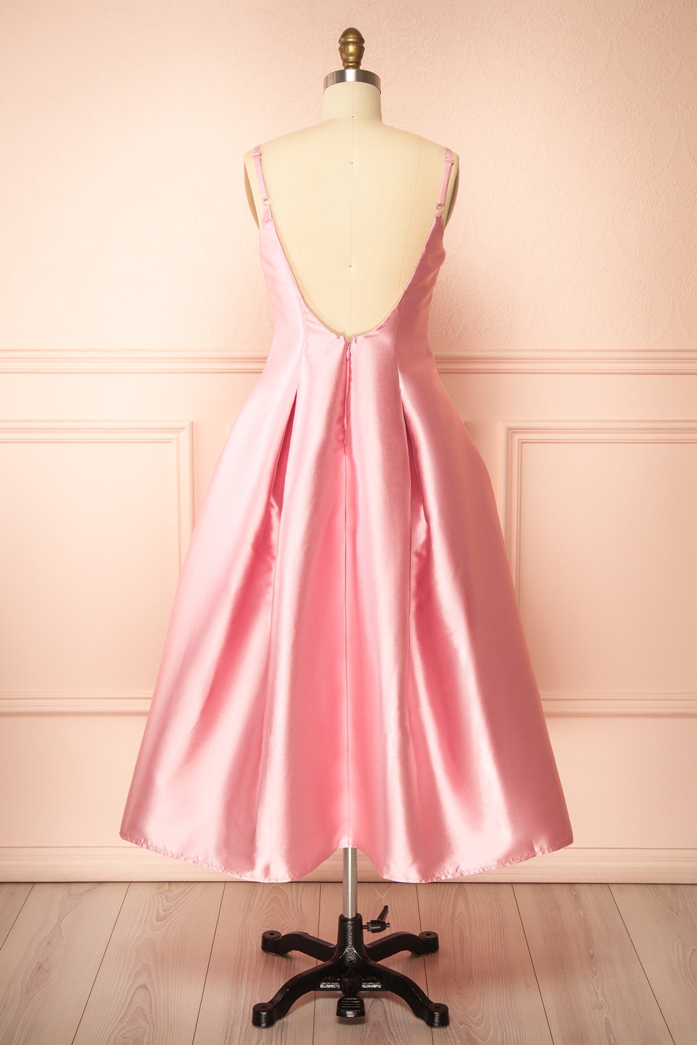 Thalix Rose | Robe Midi Satinée avec Poches et Dos Ouvert
