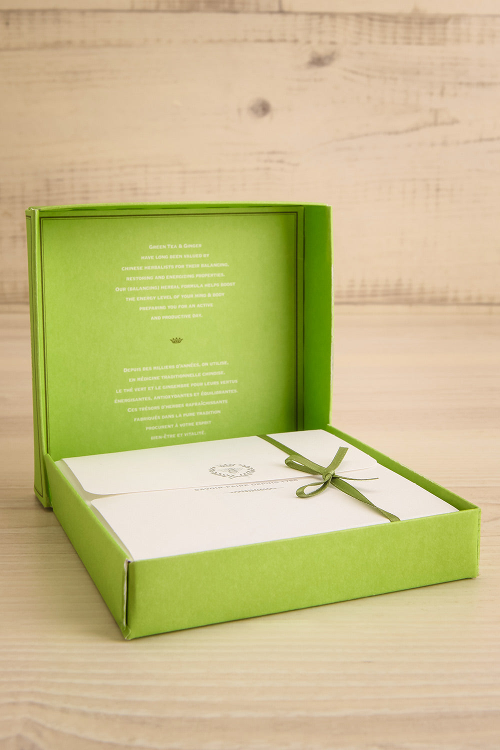 The Vert et Gingembre | Cire Parfumee | maison garçonne box open