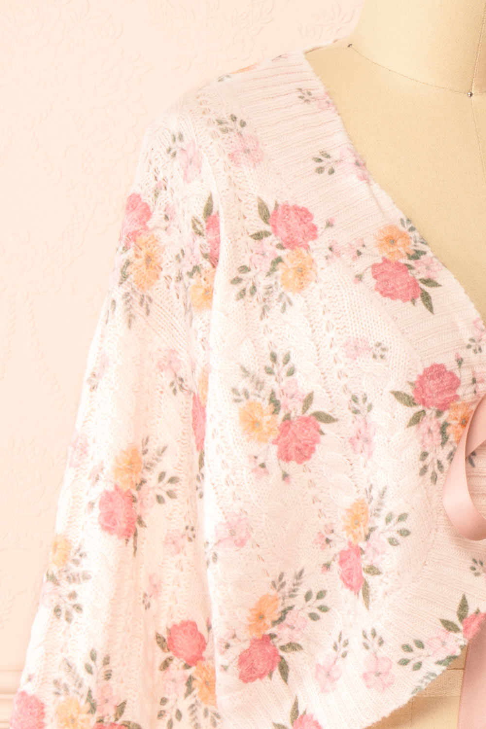 Thekia Pink Cropped Floral Knit Cardigan | Boutique 1861  side 