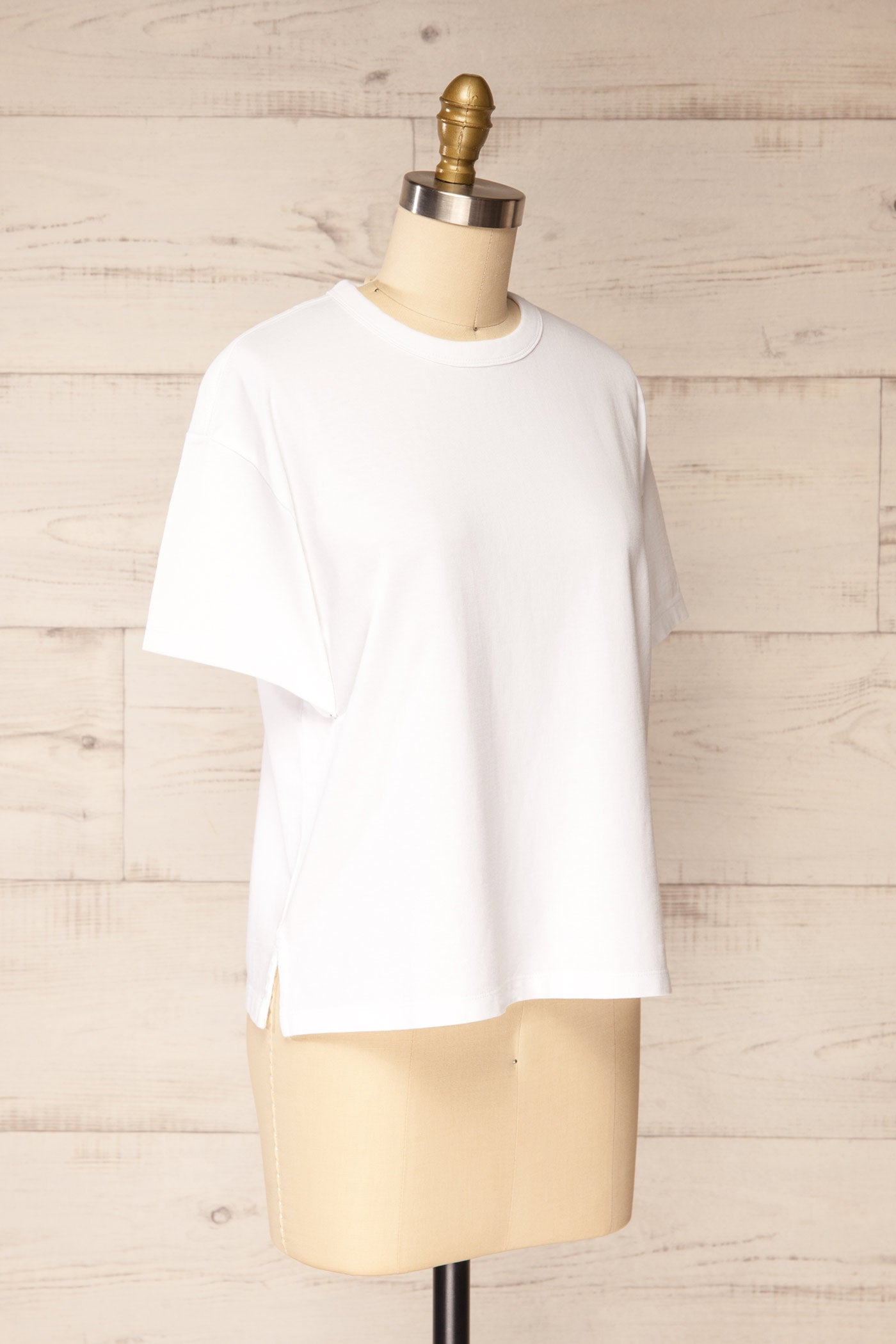 Tirupati White Cotton T-Shirt | La petite garçonne side view