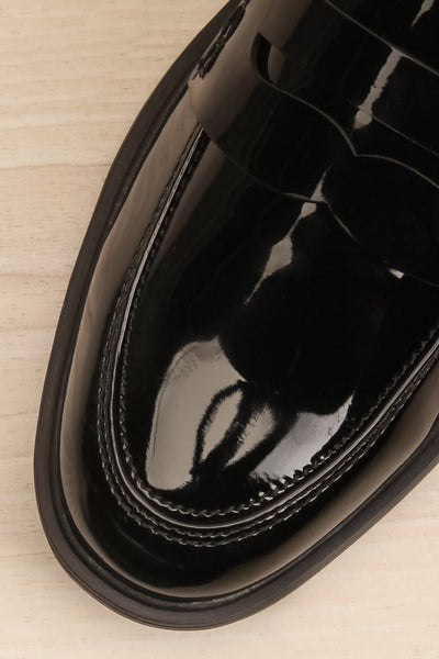 Toro Black Glossy Loafers | La petite garçonne flat close-up