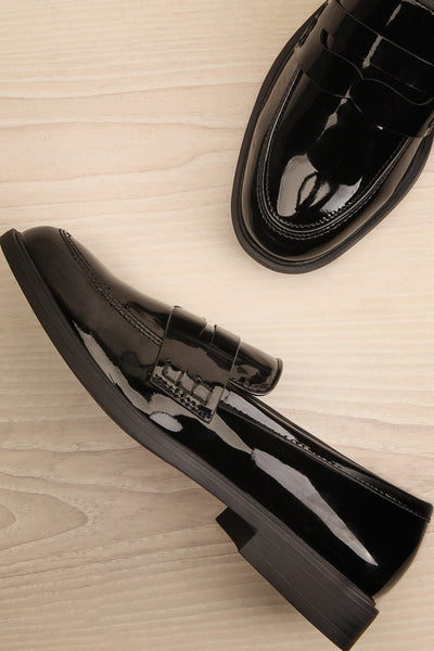 Toro Black Glossy Loafers | La petite garçonne flat view