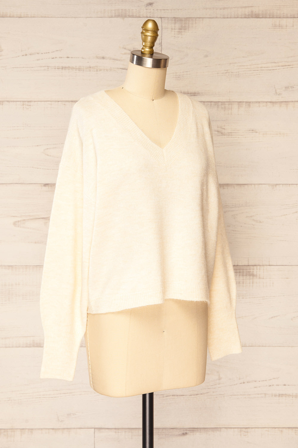 Tottenham Beige V-neck Knit Sweater | La petite garçonne  side view