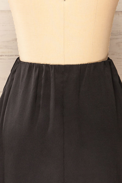 Tourcoing Short Black Skirt w/ Elastic Waist | La petite garçonne back close-up