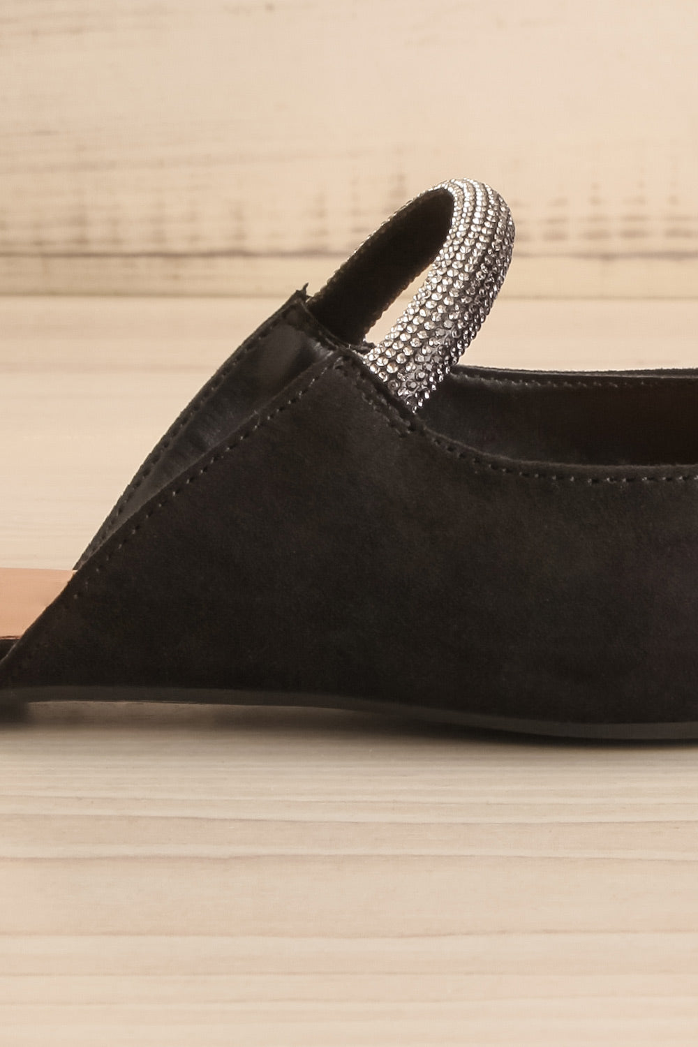 Tralee Black Mules w/ Pointed Toe | La petite garçonne back close-up