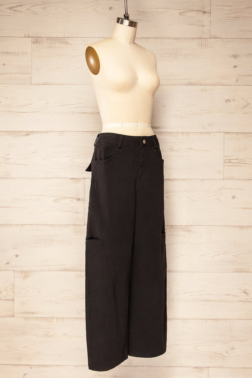 Trax Black Mid-Rise Cargo Pants | La petite garçonne side view