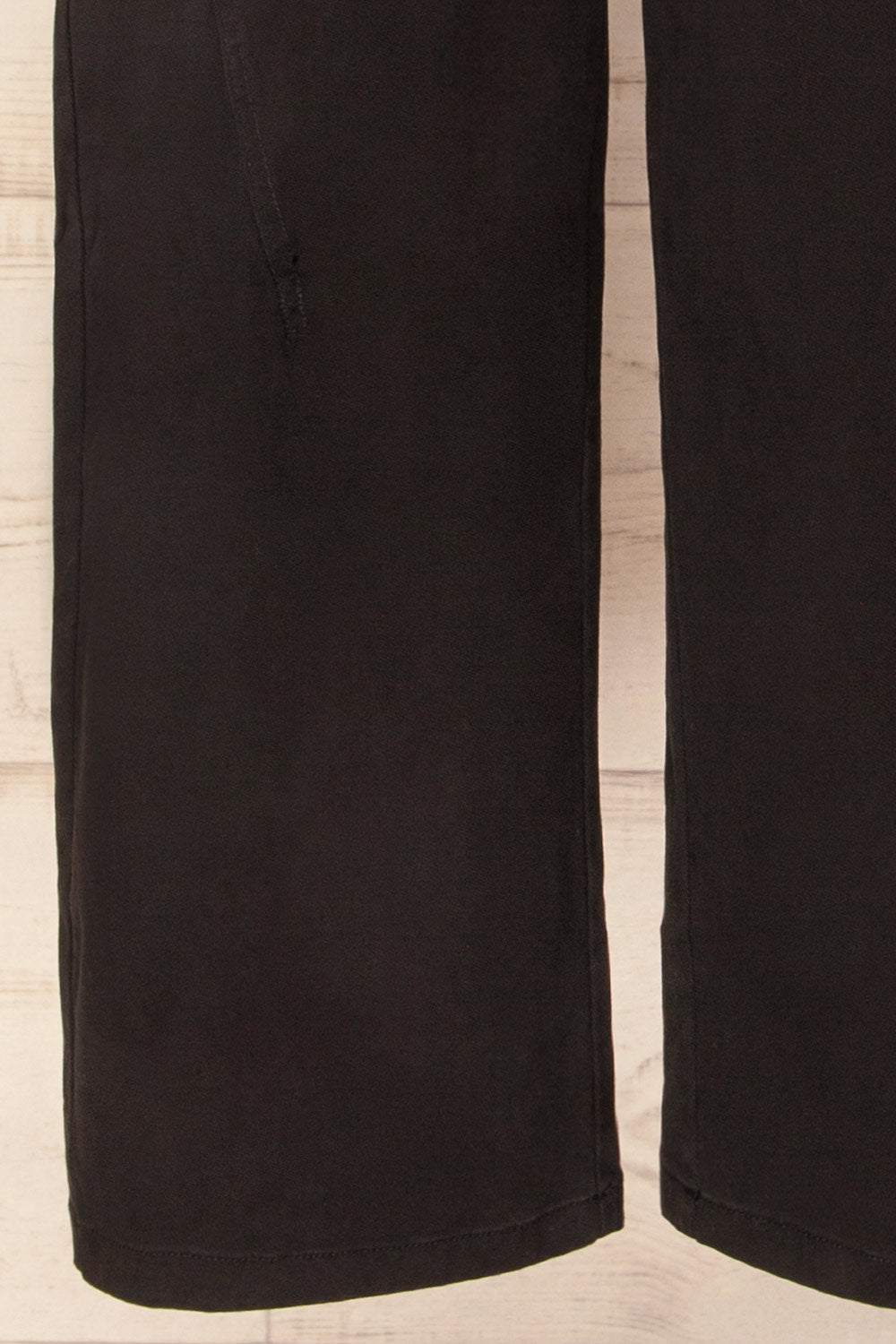 Trax Black Mid-Rise Cargo Pants | La petite garçonne bottom