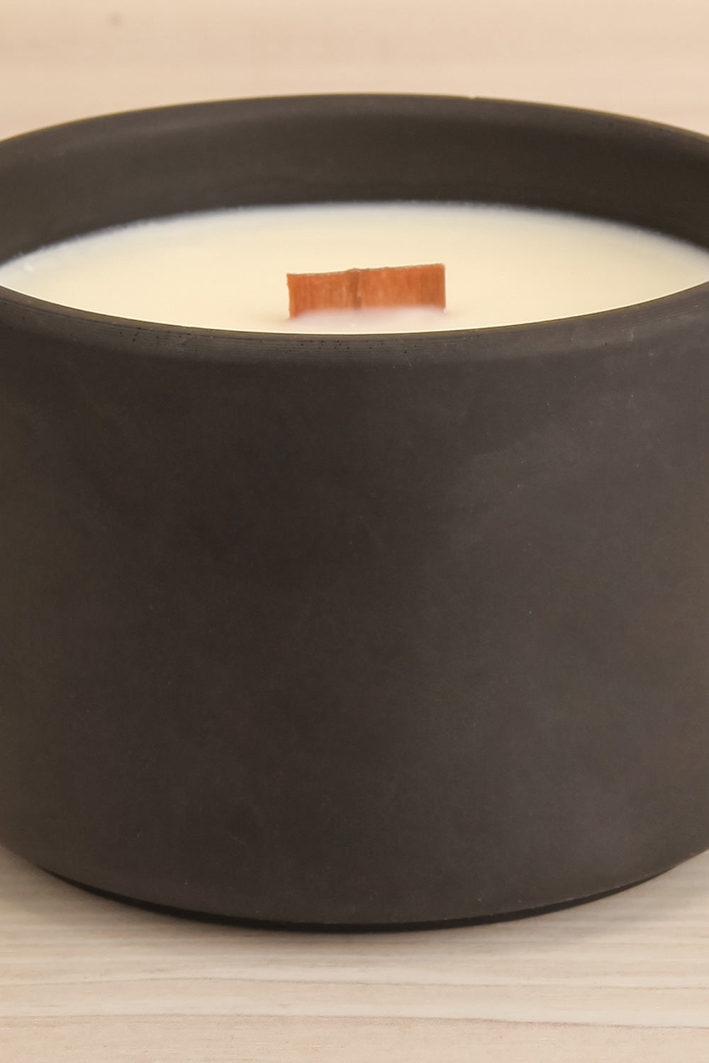 Tremblant Refillable Candle | Maison garçonne close-up