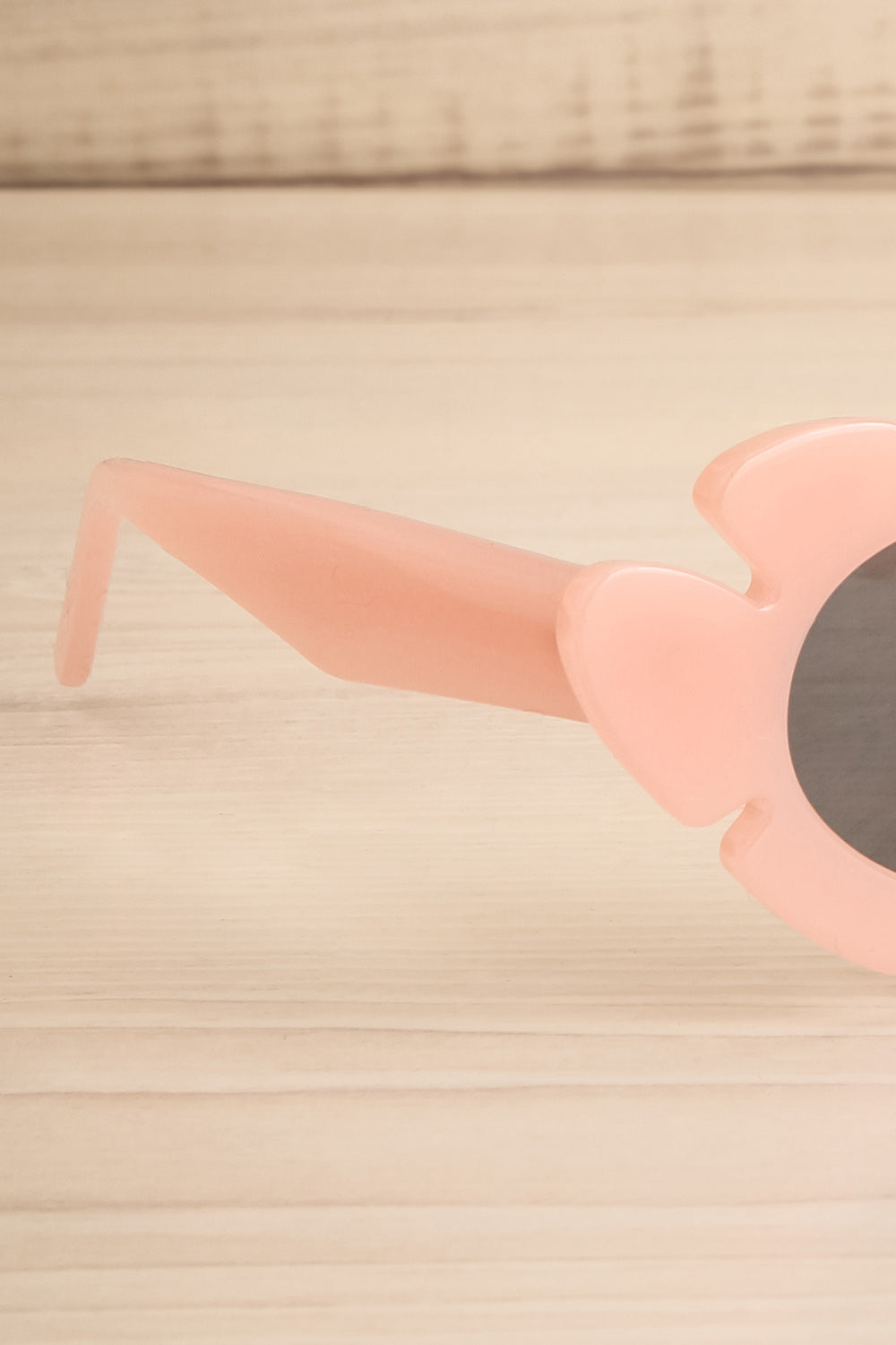 Trixie Pink Flower Sunglasses | La petite garçonne side close-up