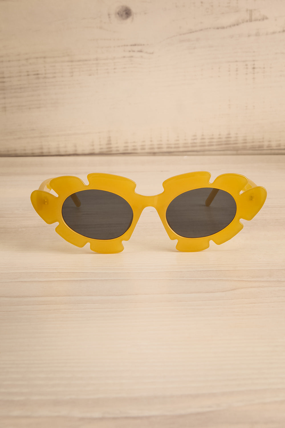 Trixie Yellow Flower Sunglasses | La petite garçonne