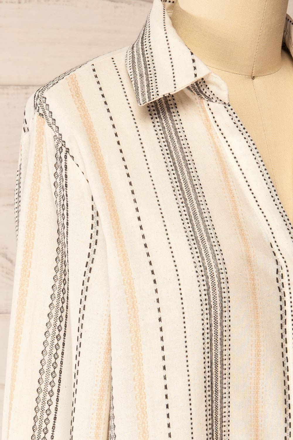 Tubah Black Long Sleeves Striped Button-Up Shirt  | La petite garçonne side