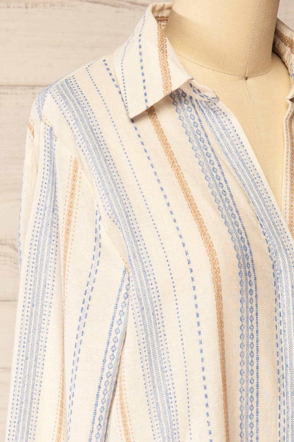 Tubah Blue Long Sleeves Striped Button-Up Shirt | La petite garçonne side
