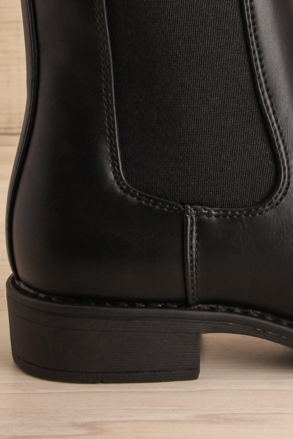 Tucson Chelsea Black Boots | La petite garçonne heel