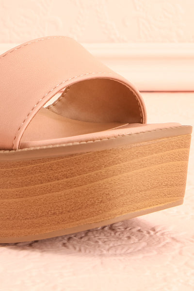 Turbo Beige Heeled Wooden Platform Sandals | Boutique 1861 front close-up