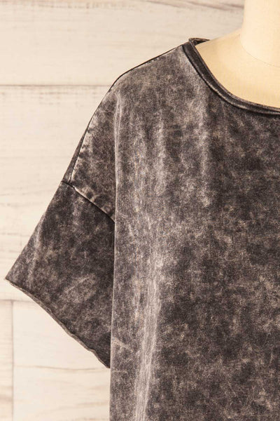 Turin Charcoal Oversized Faded T-Shirt | La petite garçonne front close-up