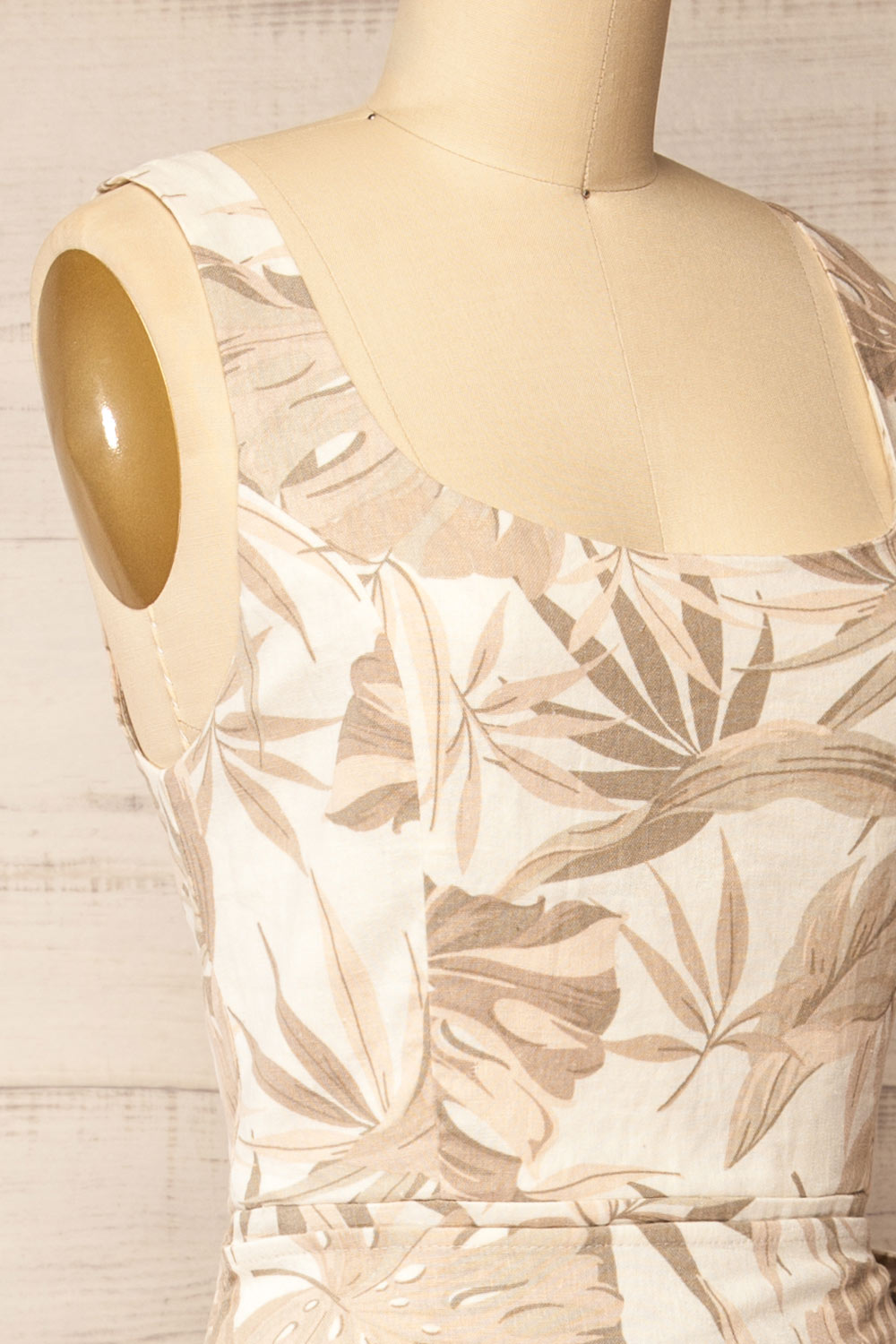 Ulyssine Wrap Dress w/ Leaf Pattern | La petite garçonne side close-up