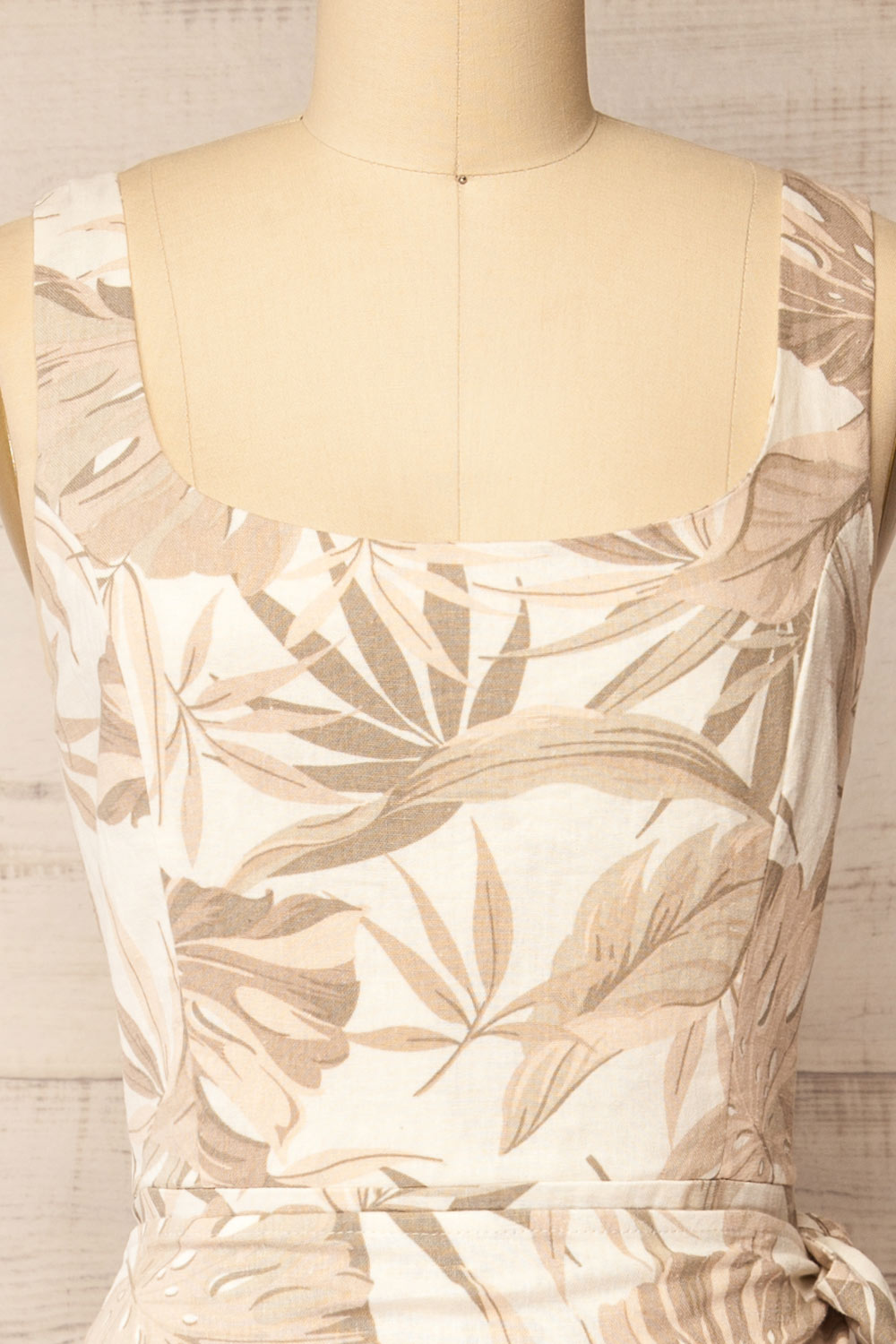 Ulyssine Wrap Dress w/ Leaf Pattern | La petite garçonne front close-up