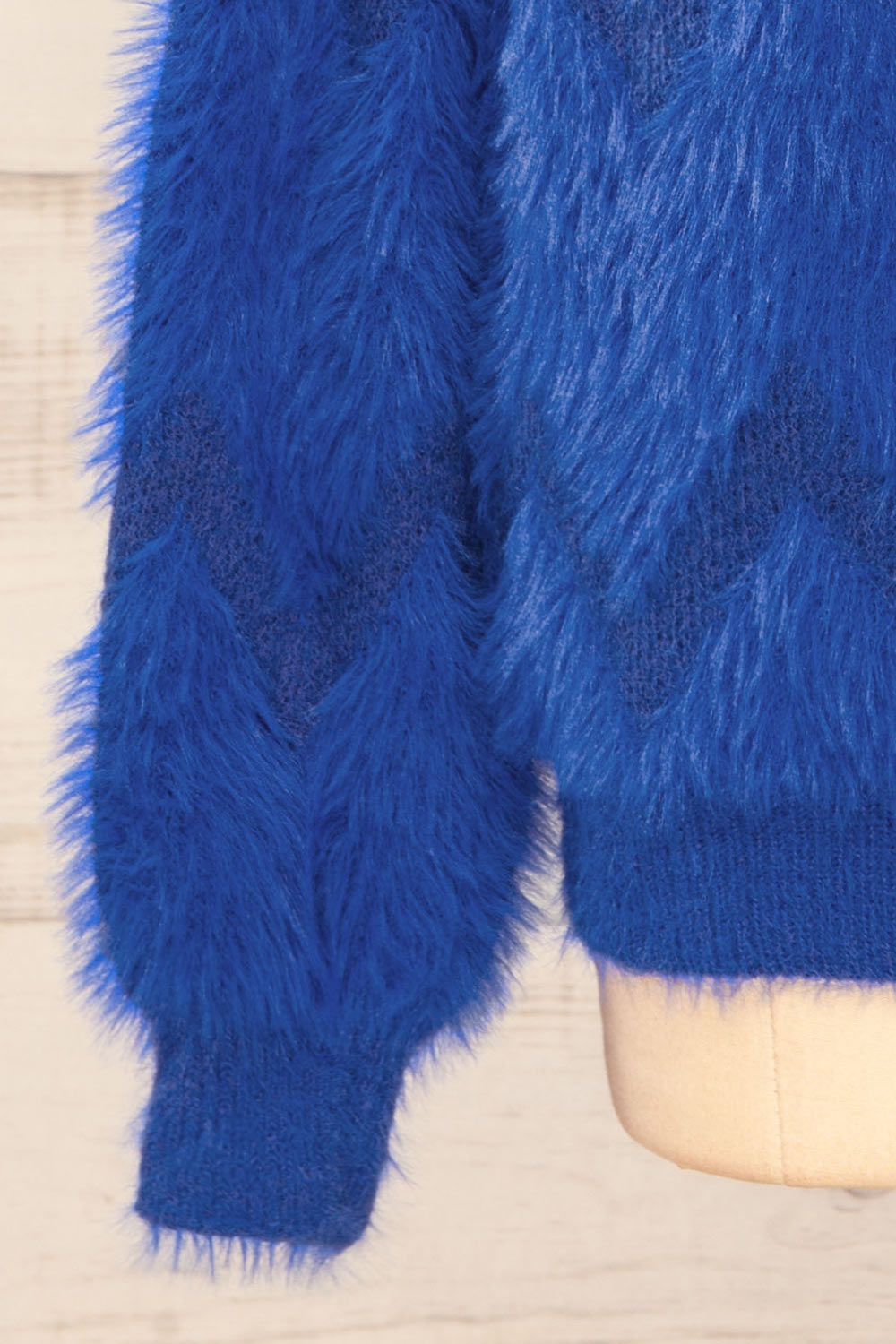 Urtu Blue Fuzzy Herringbone Sweater | La petite garçonne sleeve close-up