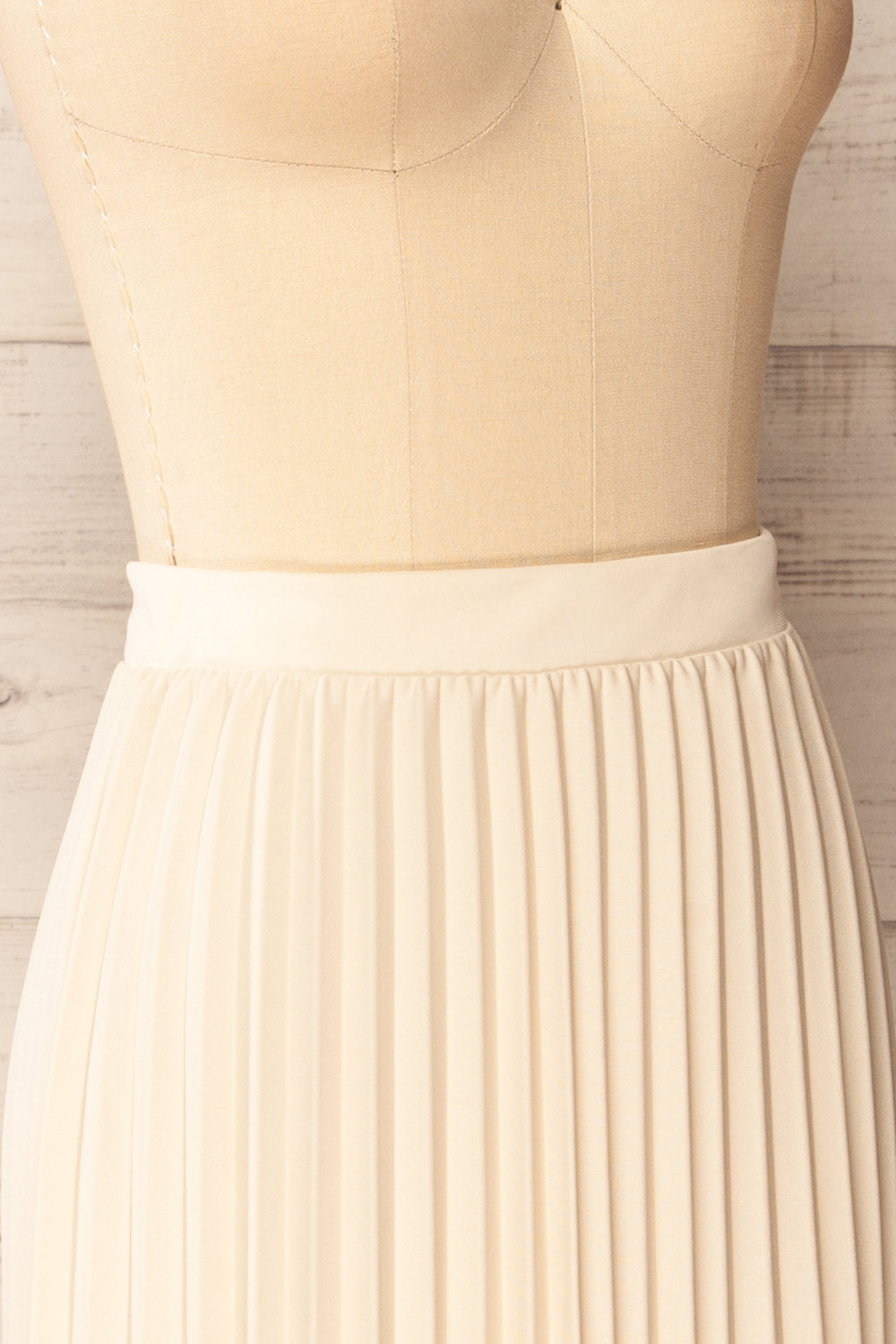 Vaduz Beige Pleated Maxi Skirt | La petite garçonne side close-up