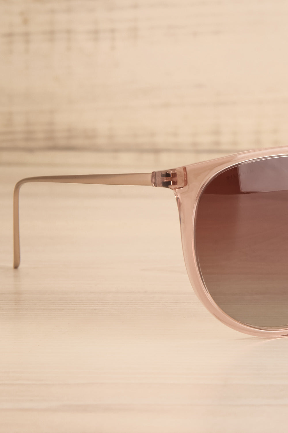 Vanilly Mauve | Sunglasses with Gold-plated Details by Pilgrim