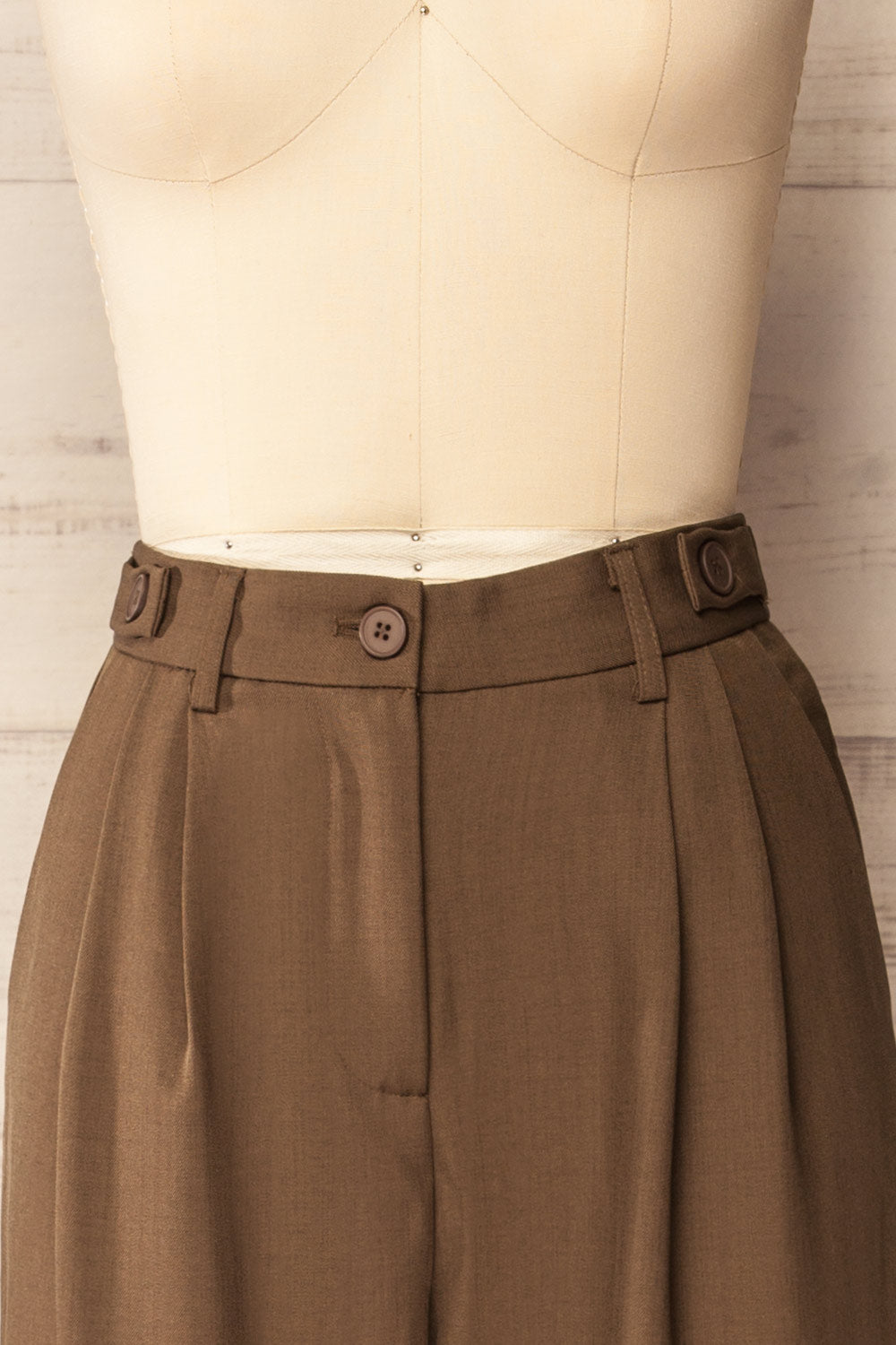 Varsovie Brown High-Waisted Straight Leg Pants | La petite garçonne front