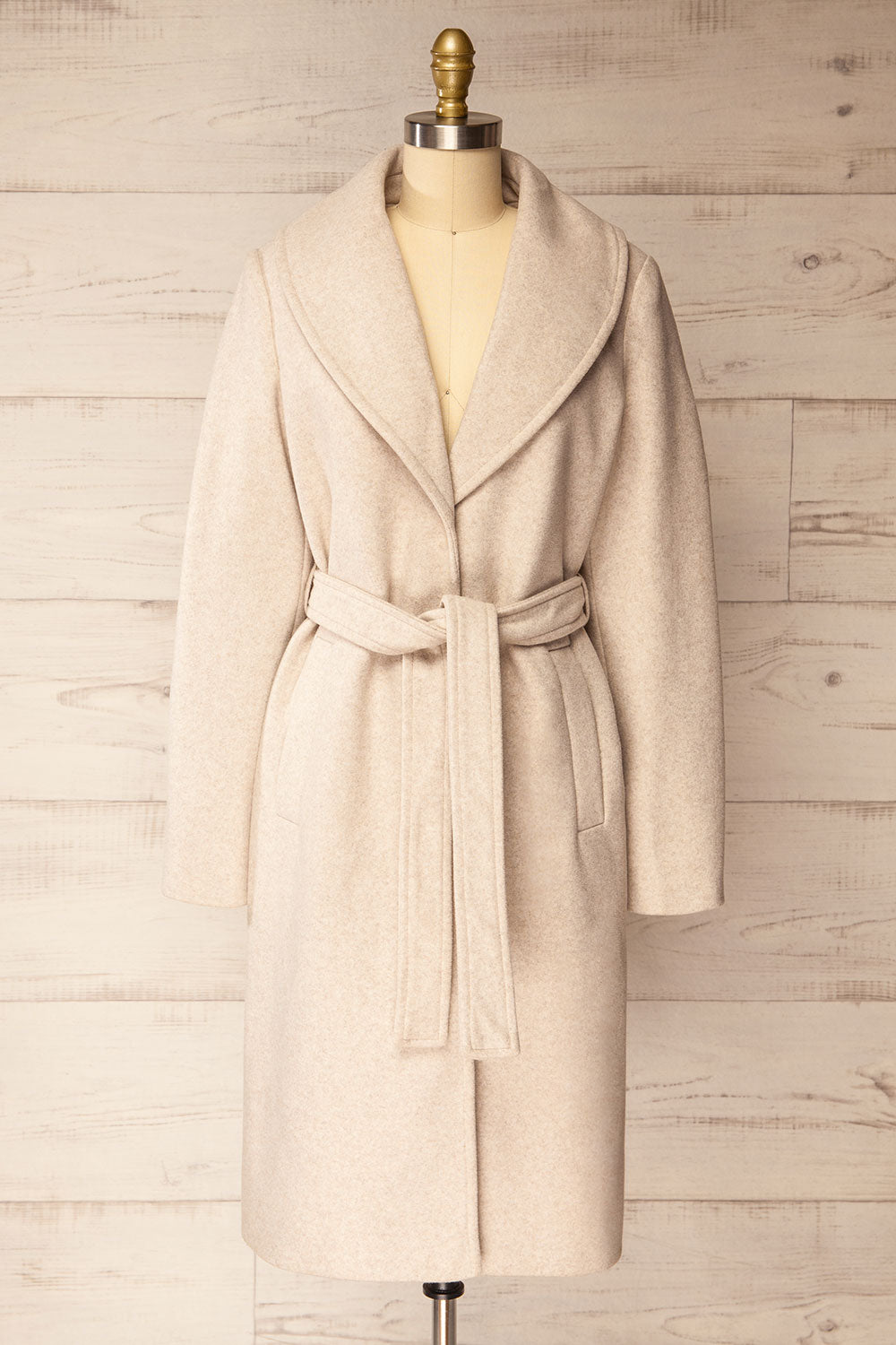Veracruz Beige Coat with Faux Fur Collar | La petite garçonne front view