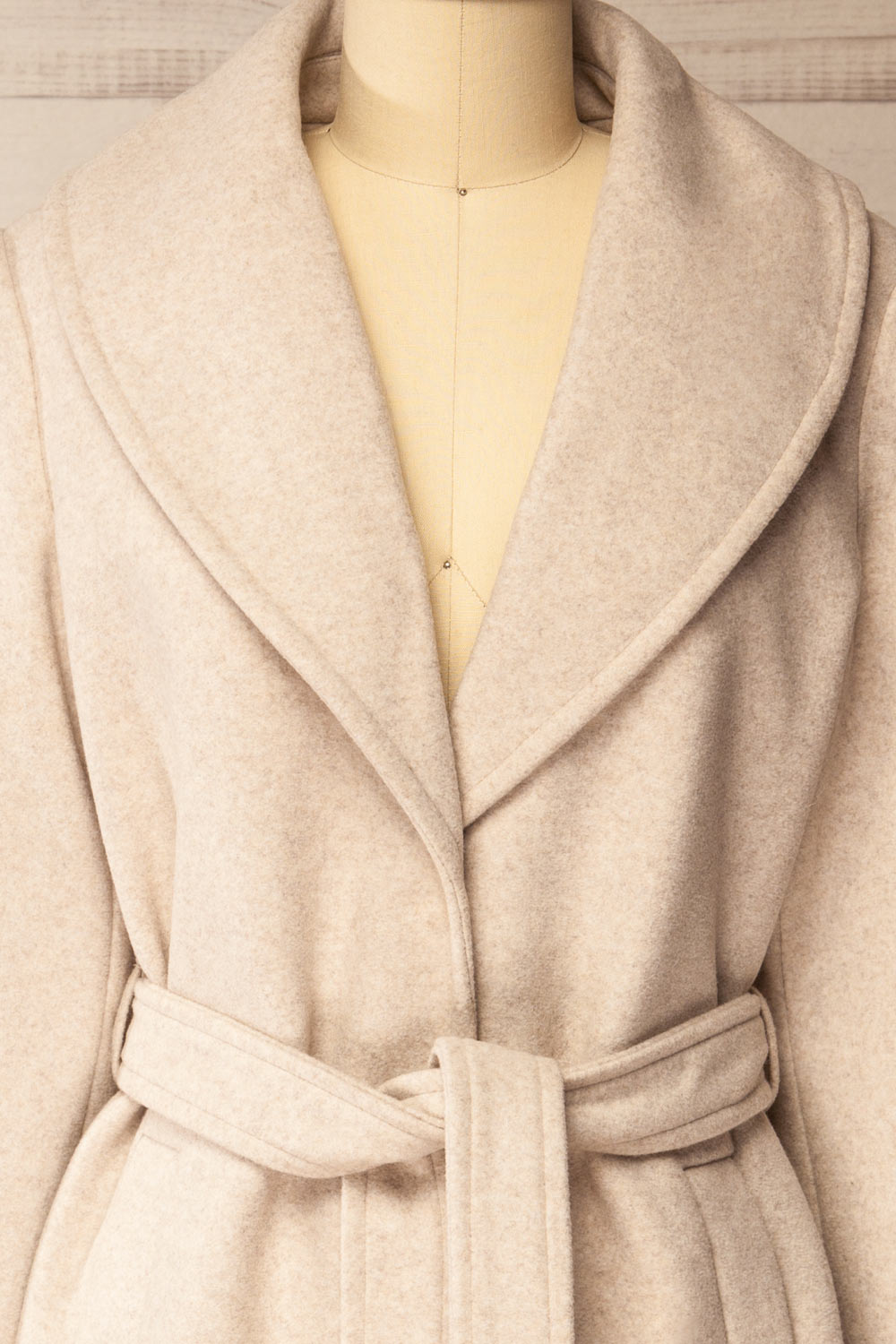 Veracruz Beige Coat with Faux Fur Collar | La petite garçonne front