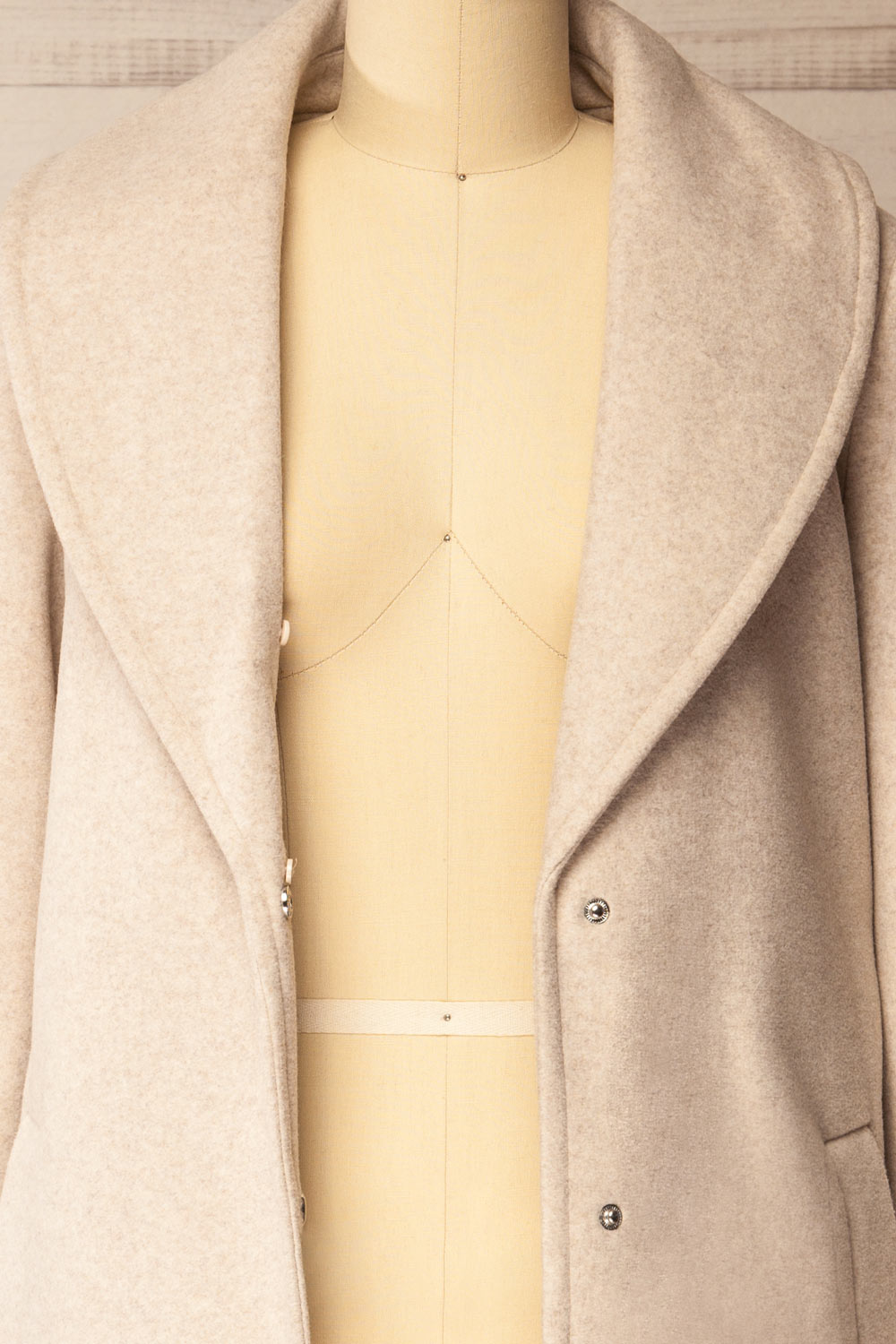 Veracruz Beige Coat with Faux Fur Collar | La petite garçonne open