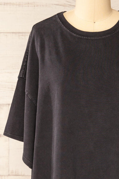Viedma Black Oversized Faded Look T-Shirt | La petite garçonne front close-up