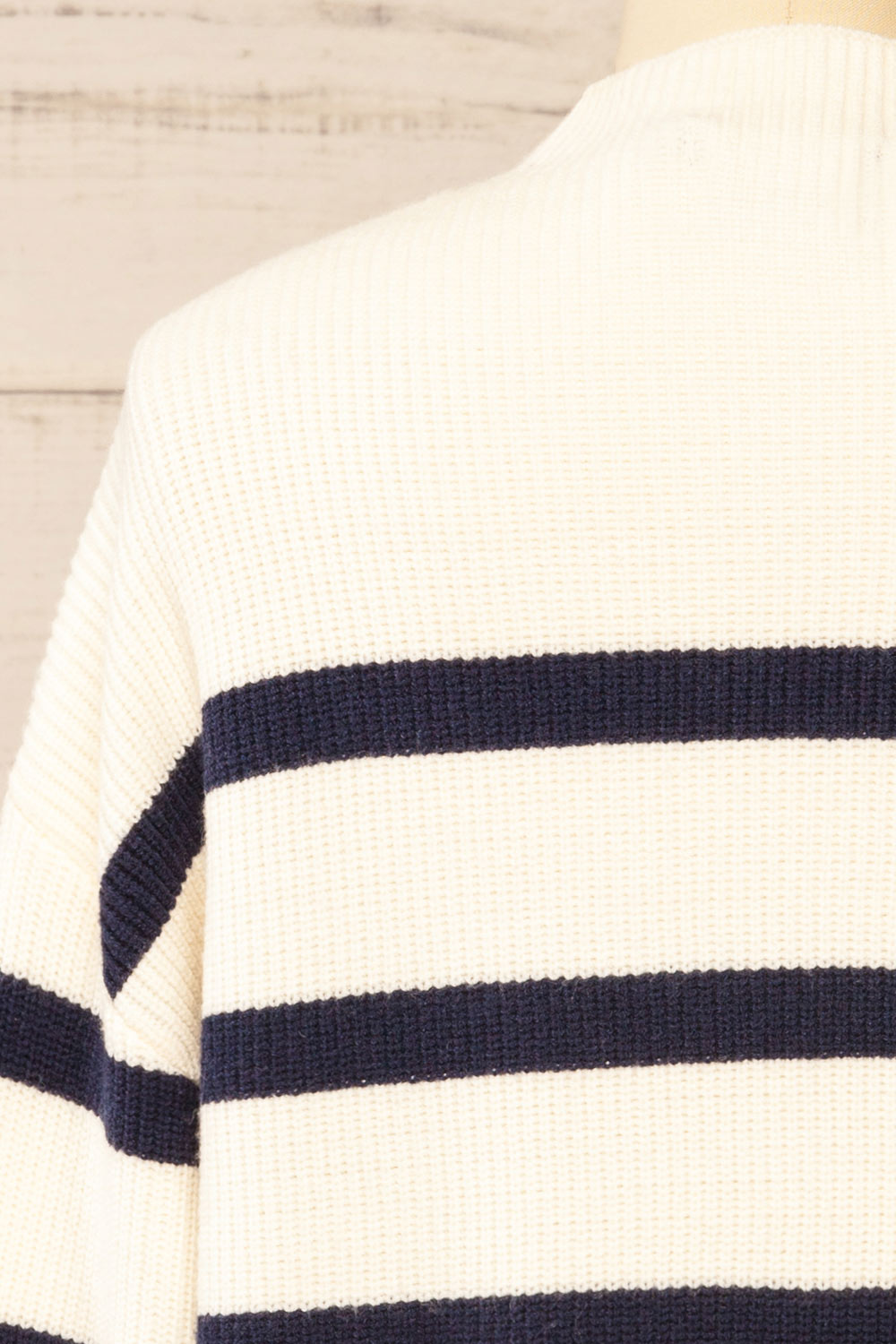 Virton White Top w/ Navy Stripes | La petite garçonne back close-up