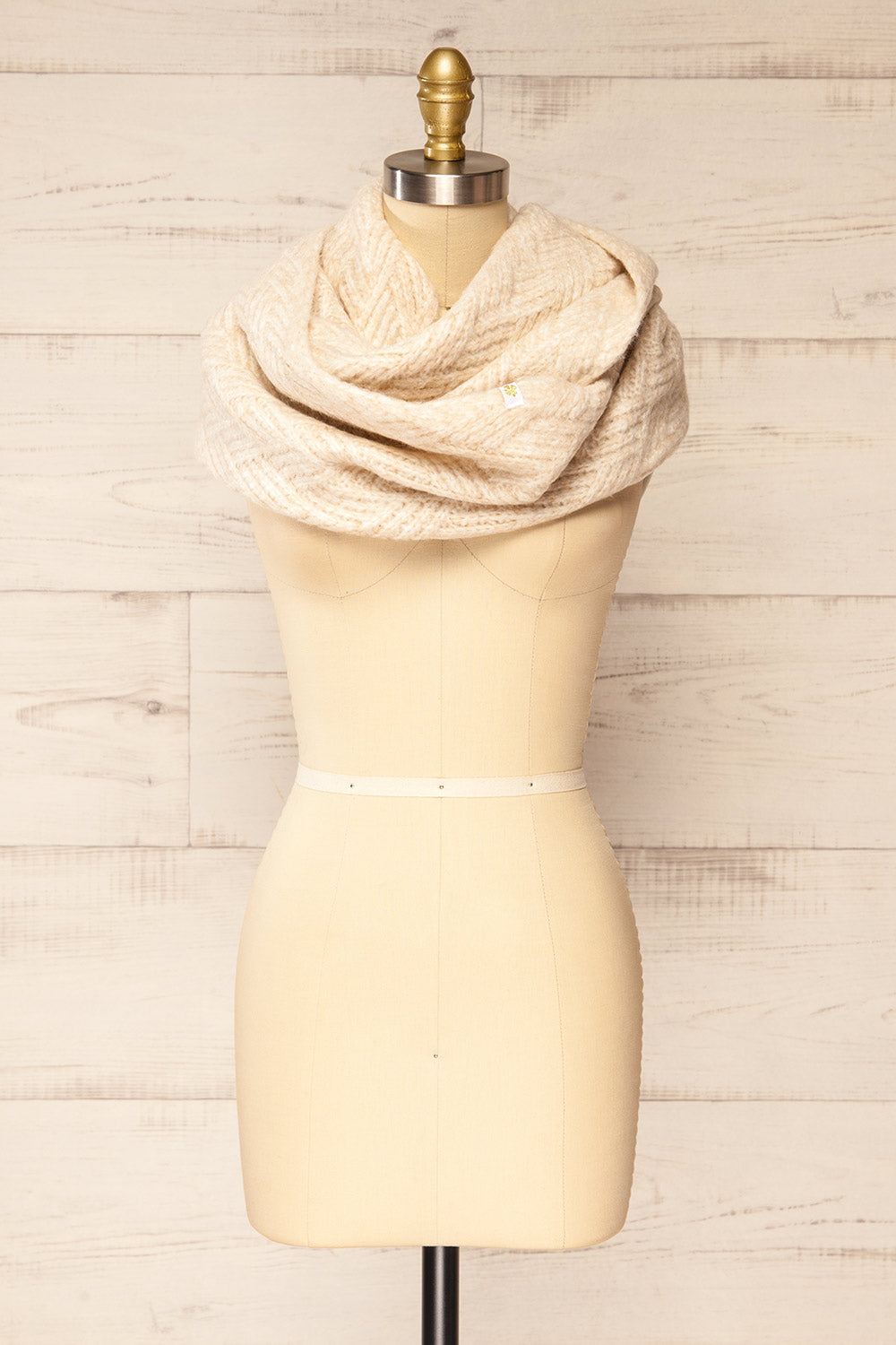 Vonderbone Beige Knit Infinity Scarf | La petite garçonne knot view