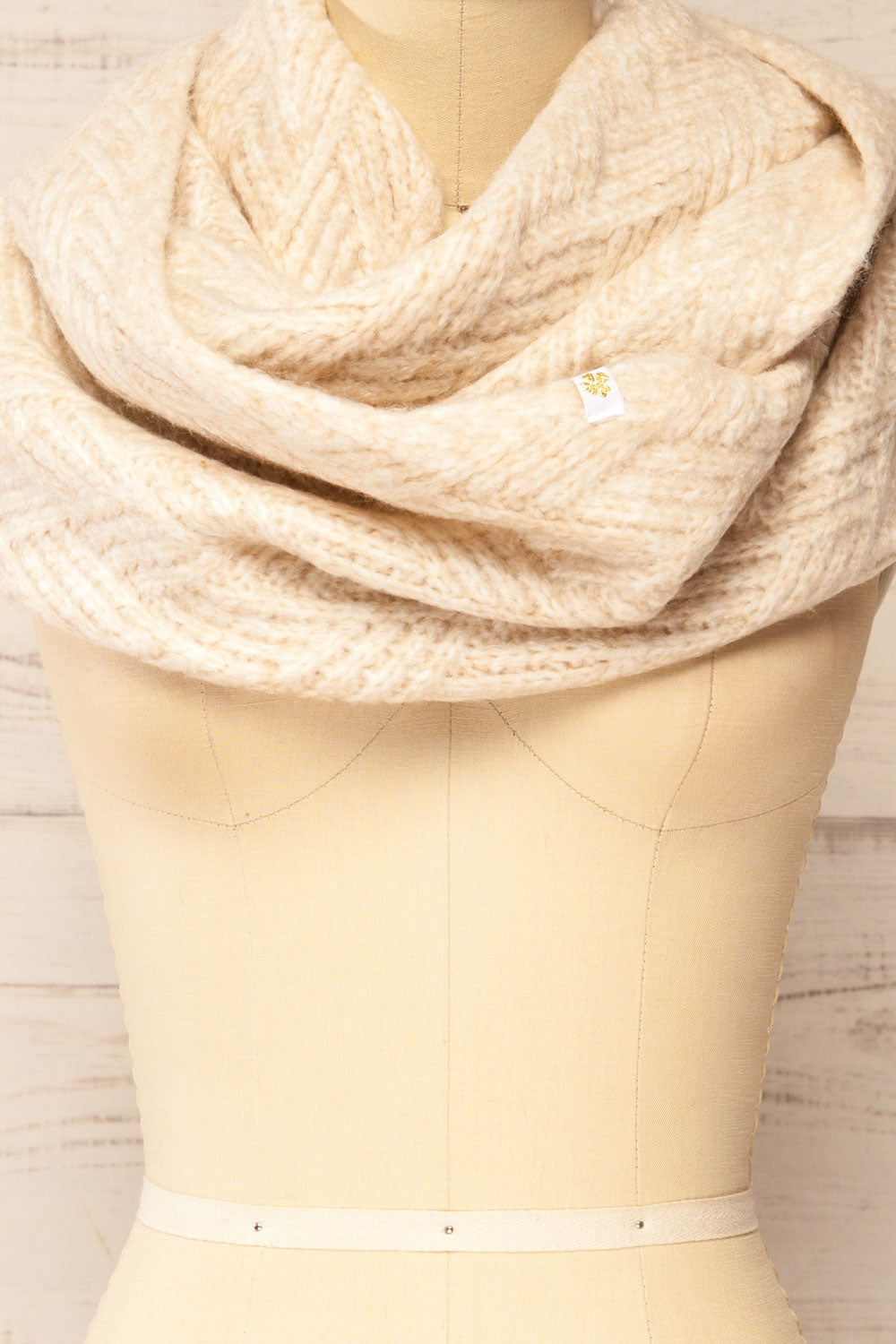 Vonderbone Beige Knit Infinity Scarf | La petite garçonne knot