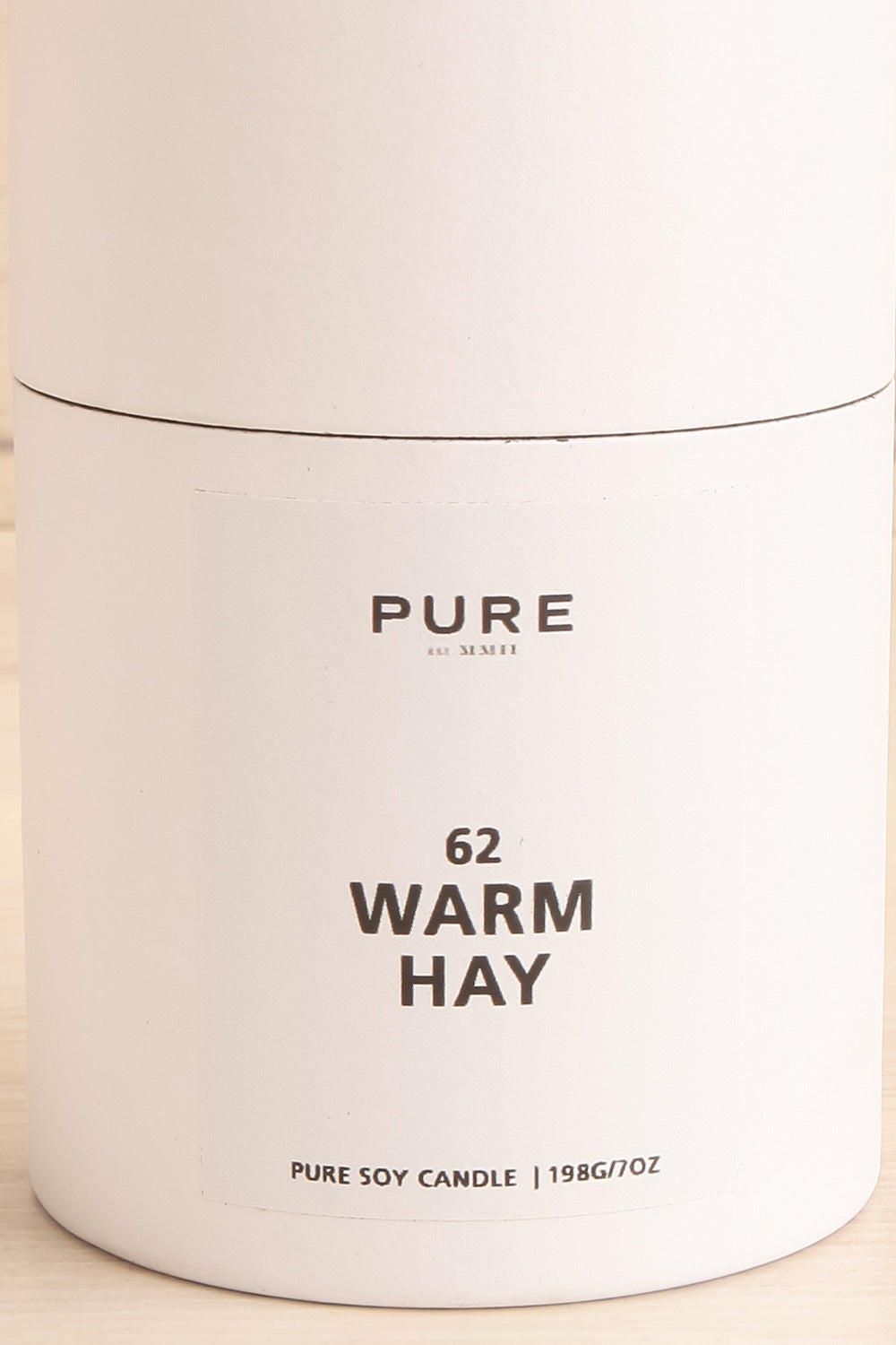 Warm Hay Candle | Maison garçonne box close-up