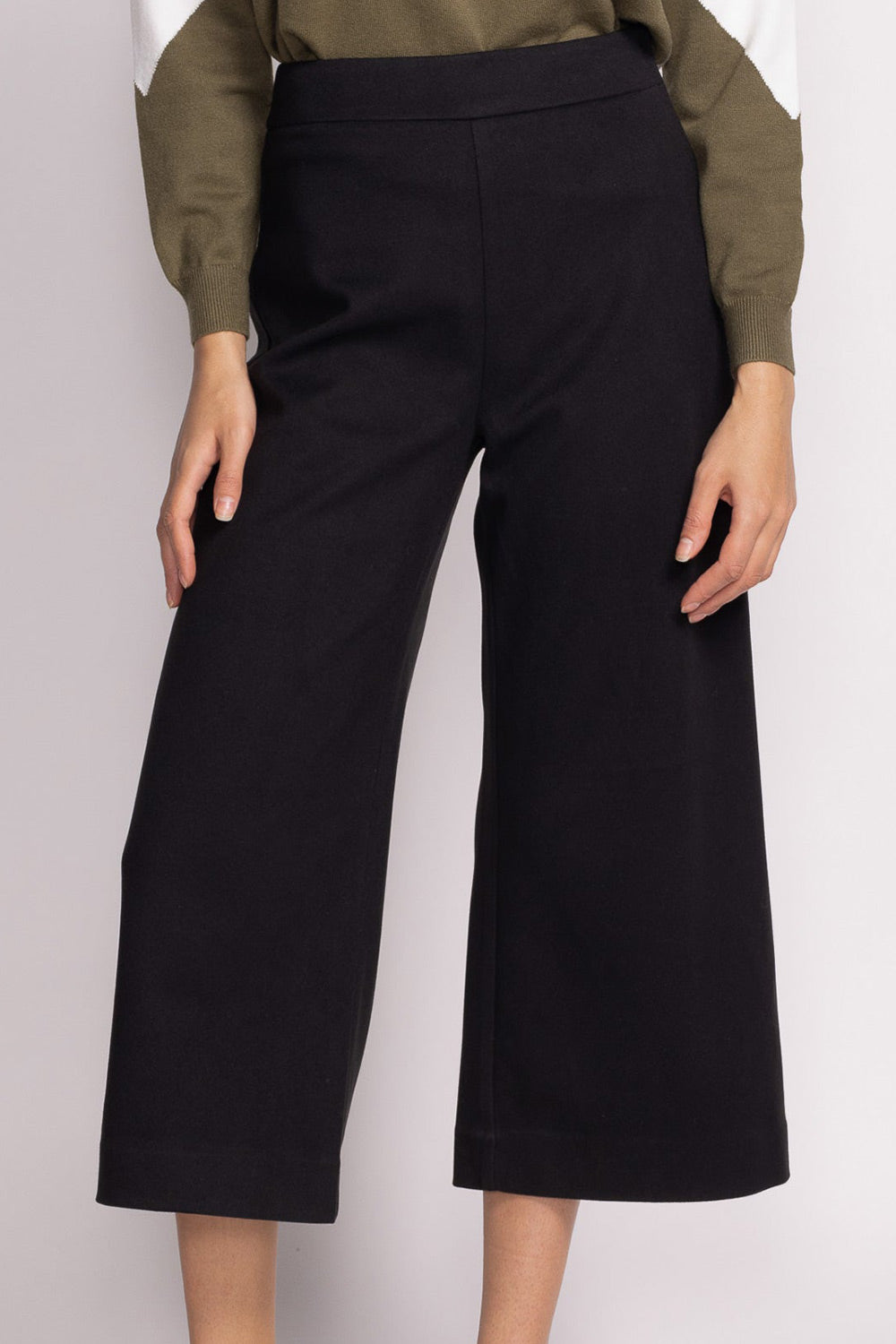 Waterville Cropped Black Wide-Leg Pants | La petite garçonne model front