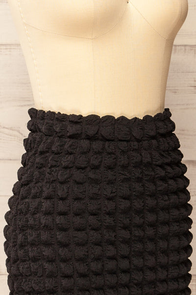Wyrley Black Popcorn Textured Midi Skirt | La petite garçonne  side