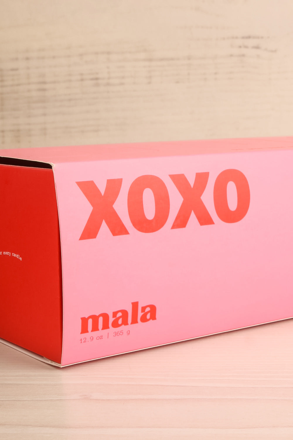 XOXO Candle Gift Set | Maison garçonne box close-up