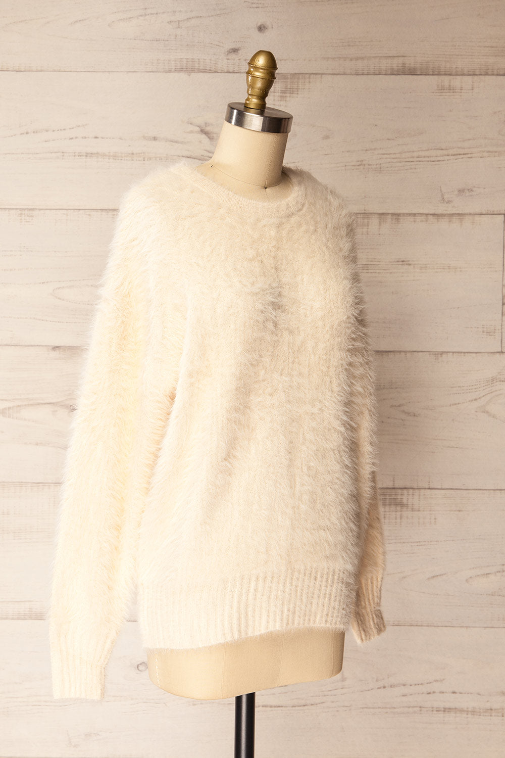 Yanam Fuzzy Ivory Sweater | La petite garçonne side view