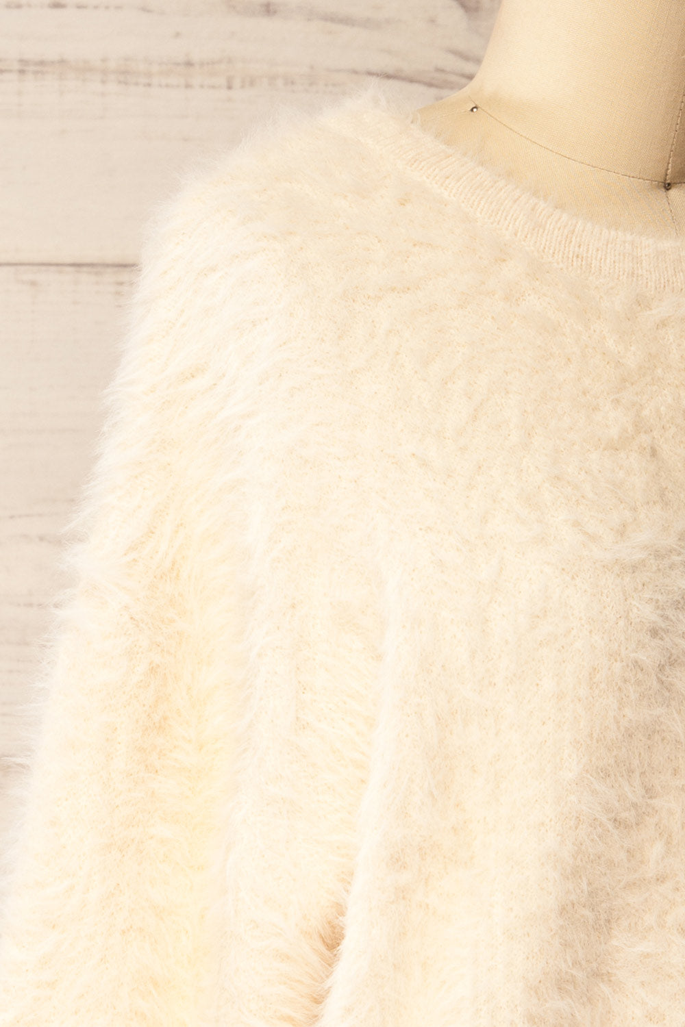 Yanam Fuzzy Ivory Sweater | La petite garçonne side
